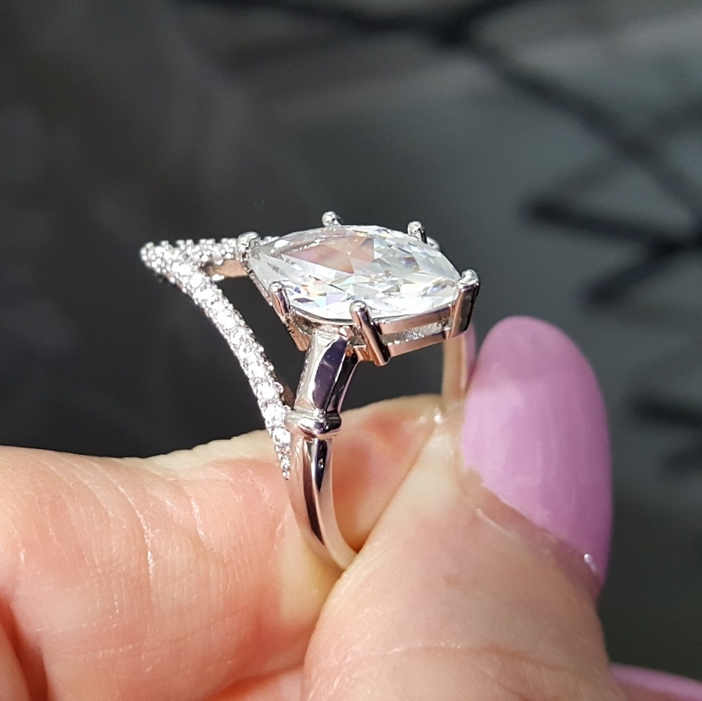 White Sapphires - Picture 5 of 8